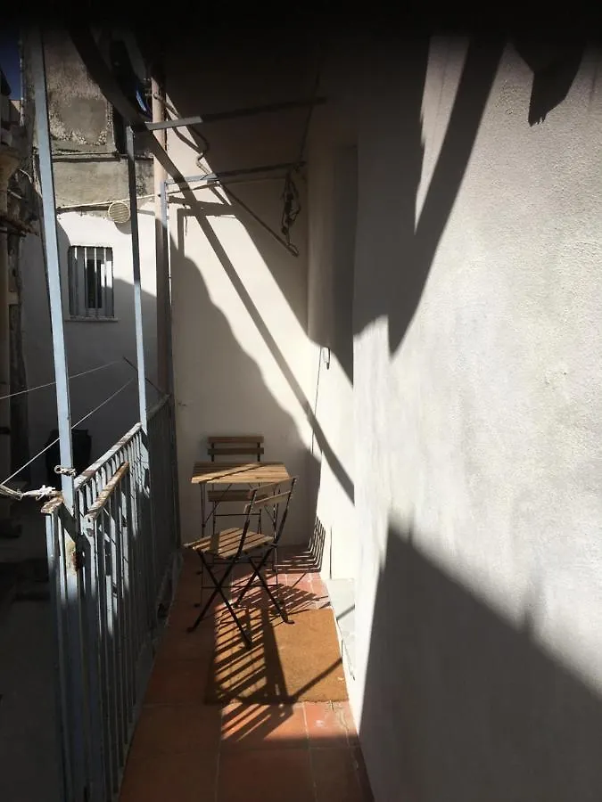 Appartamento La Casa Nell'Antico Cortile Aeroporto di Catania Fontana Rossa